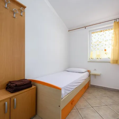 Gostinjska kuća Manfroi House With *